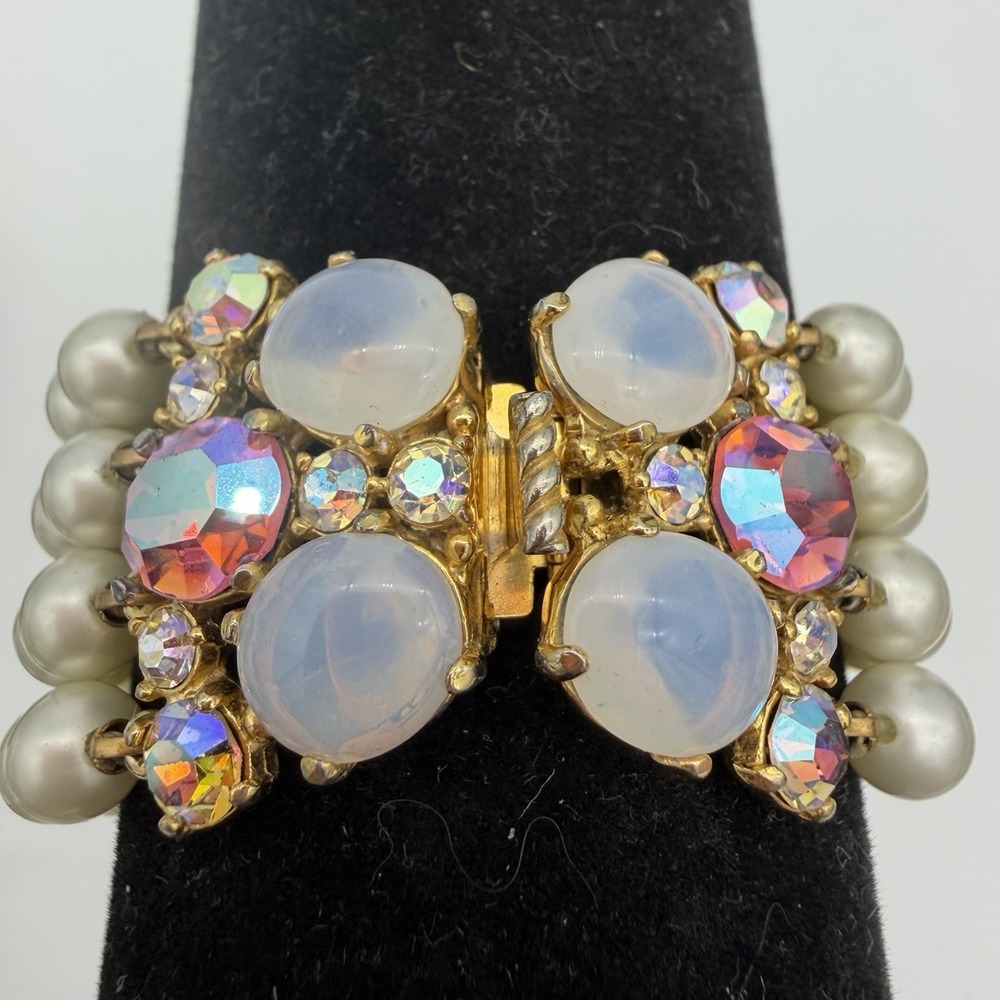 VTG SCHIAPARELLI Signed Bracelet Opaline Pink AB ‎ Faux Pearl Statement Rare